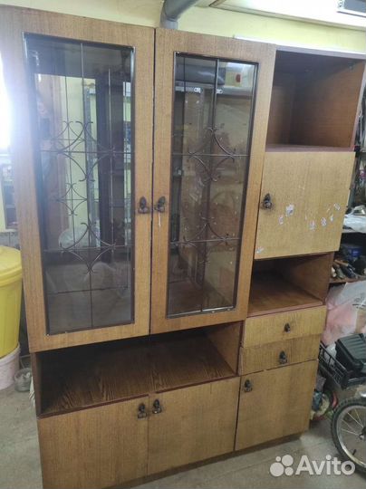 Шкаф сервант