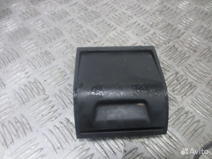 Подстаканник левый MAN 81637400064