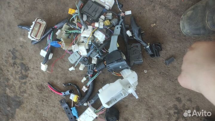 Фишки разъёмы проводки Nissan Juke