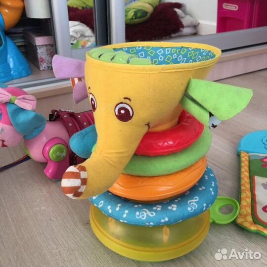 Развивающие игрушки Tiny Love для малышей