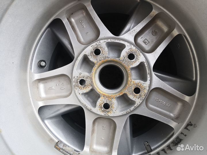 Продам комплект литых дисков
