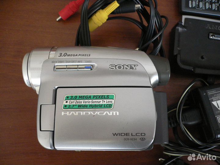 Видеокамера Sony DCR-HC94E