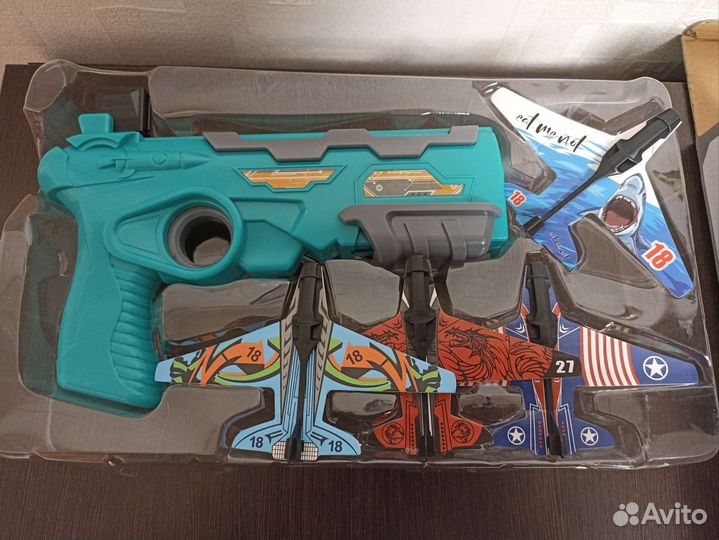 Пистолет с самолётиками