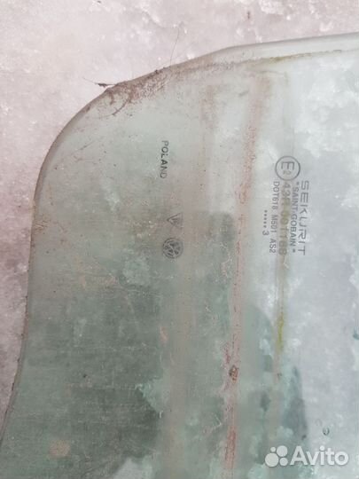 Volkswagen touareg1 стекло переднее