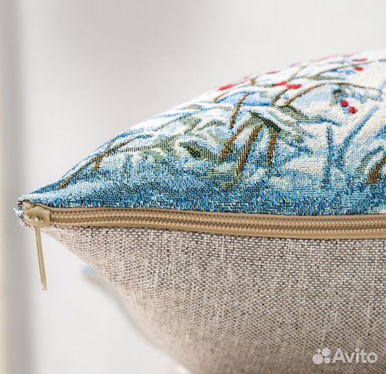 Наволочка гобеленовая с наполнителем