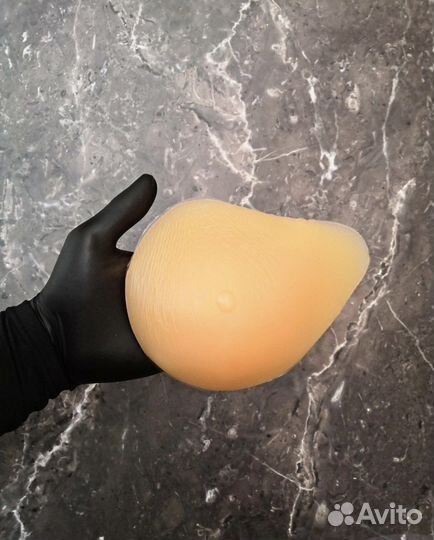 Протез молочной железы