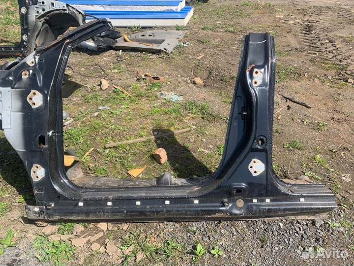 Порог кузова левый Ssangyong Kyron внедорожник