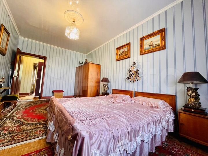 3-к. квартира, 70 м², 2/5 эт.