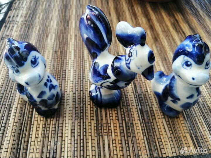 Статуэтки Гжель Петух Драконы