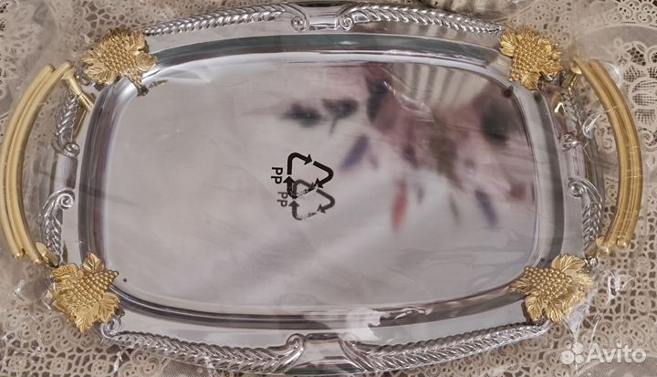 Подносы сервировочные