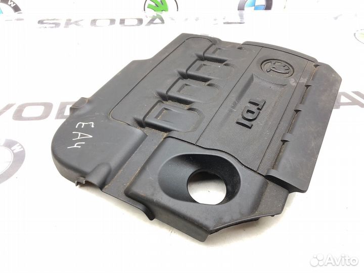 Крышка двигателя декоративная Skoda Octavia A7