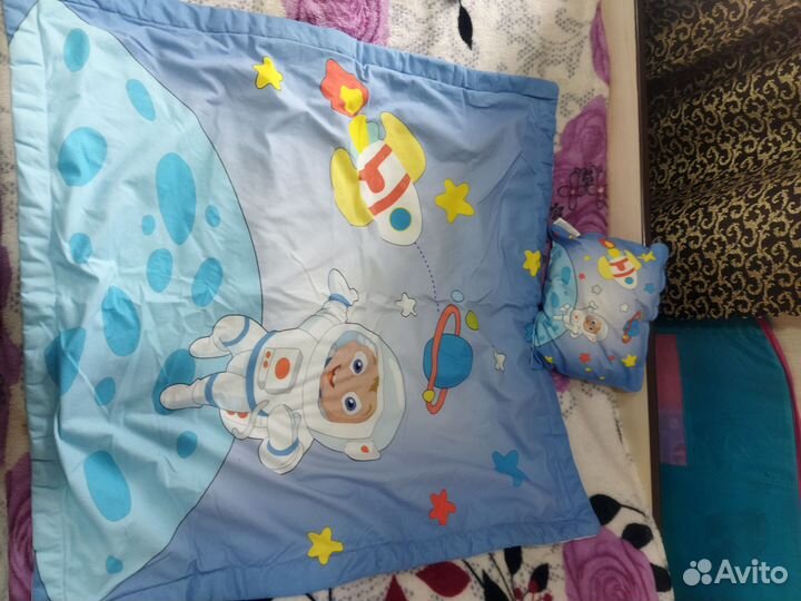 Одеяло с подушкой в коляску