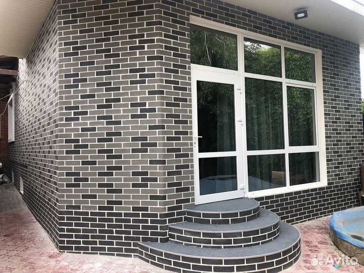 Кирпич облицовочный на сетке