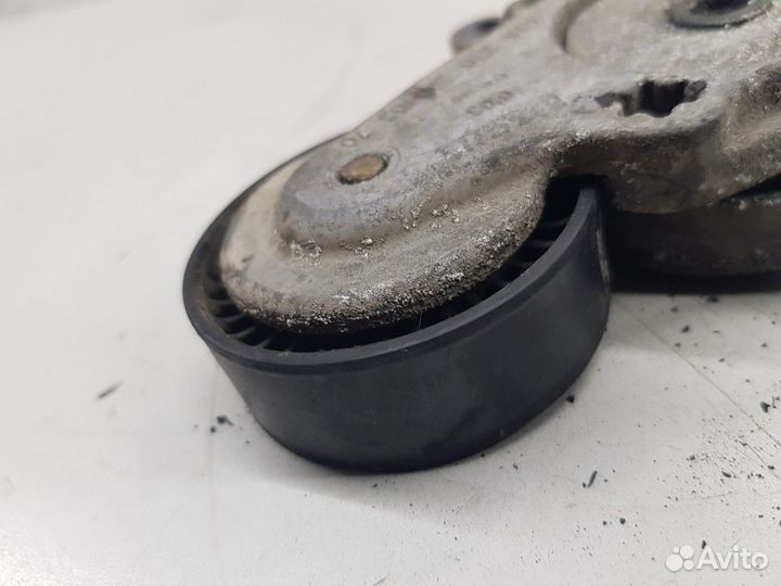 Натяжитель ремня (Mercedes-Benz GLA-class)