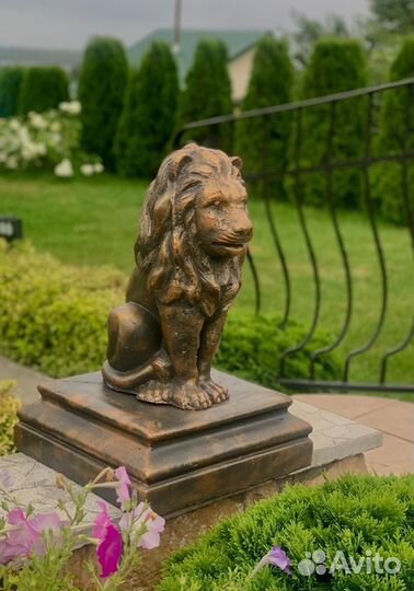 Садовая фигура Лев