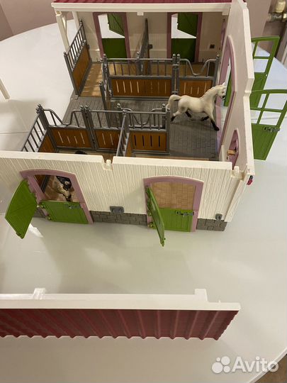 Игровой центр конюшня Schleich