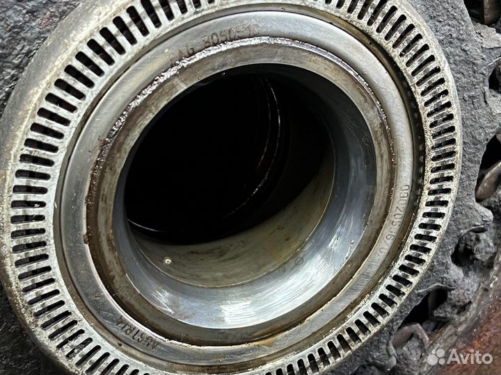 2019789 Ступица передняя