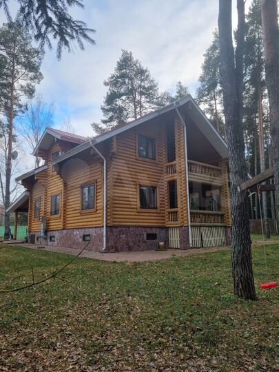 Дом 219 м² на участке 36 сот.