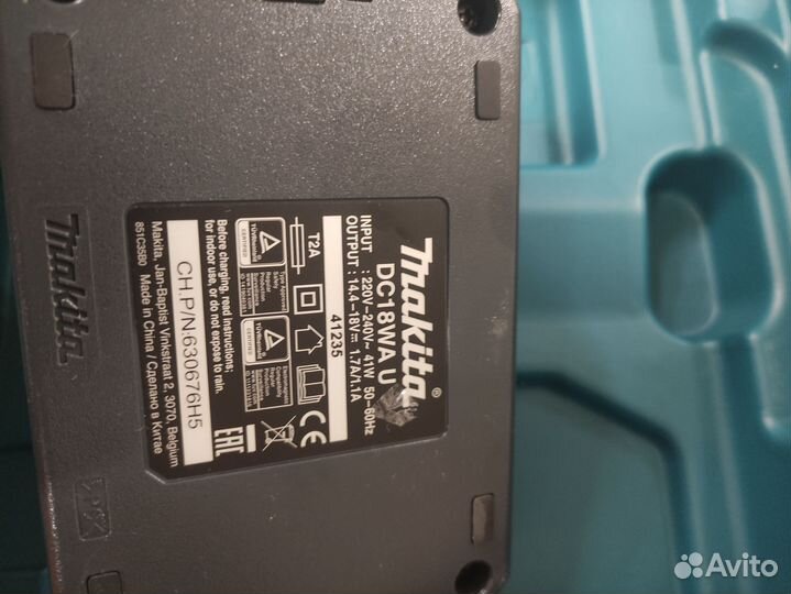 Шуруповерт аккумуляторный Makita DF488DWE