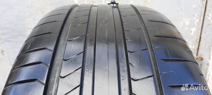 Pirelli P Zero PZ4 255/35 R21 98Y