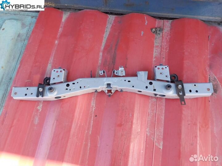 Передняя панель (телевизор) Toyota Prius 3 ZVW30