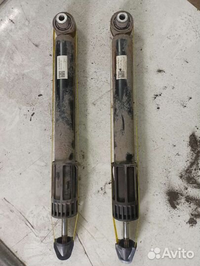 Задние стойки VAG