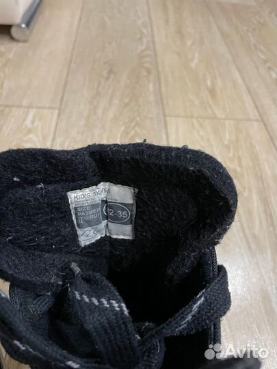 Коньки хоккейные