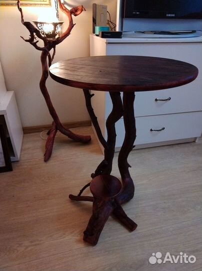 Декоративный стол