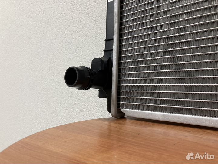 Радиатор охлаждения Фольксваген Тигуан 16