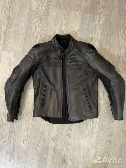 Мотокуртка муржская dainese 48 размер