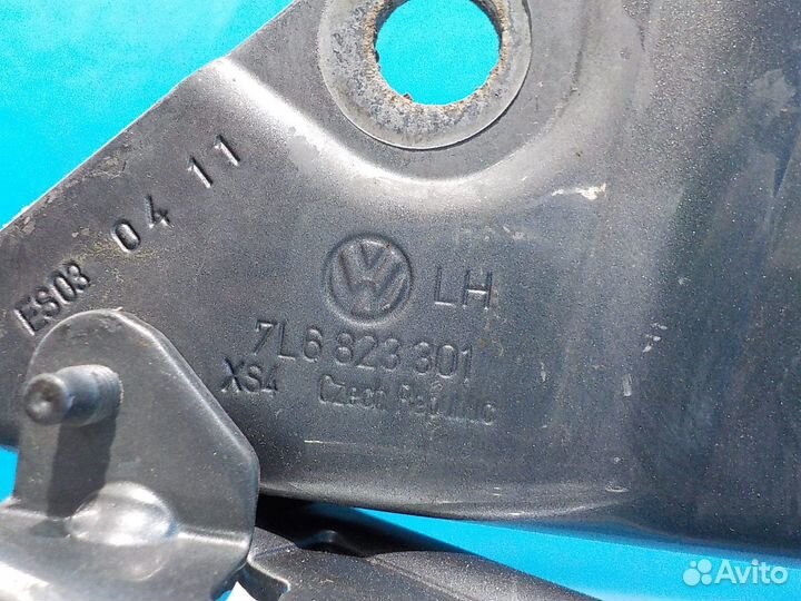 Петля капота левая volkswagen Touareg 2002-2010