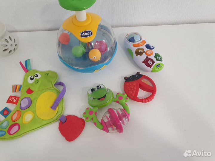 Chicco. Погремушки, грызунки, телефон, юла