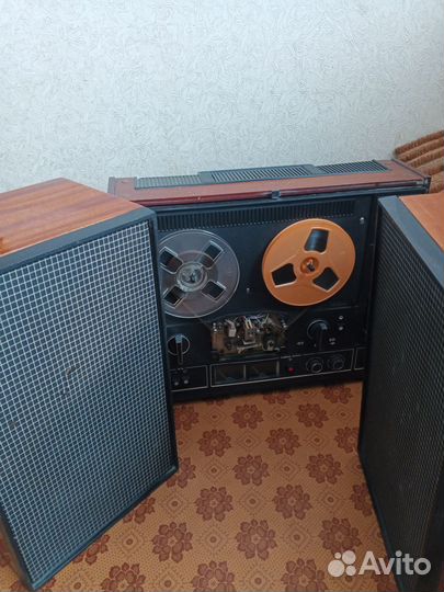 Катушечный магнитофон