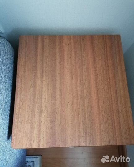 Тумбочка прикроватная