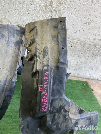 Подкрылки передние Mitsubishi Pajero 4 2010 год