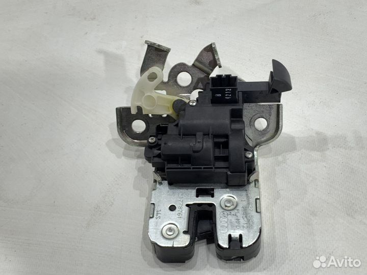 Замок крышки багажника VAG