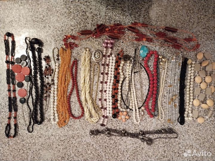 Бижутерия СССР (бусы, серьги, кулоны, браслеты)