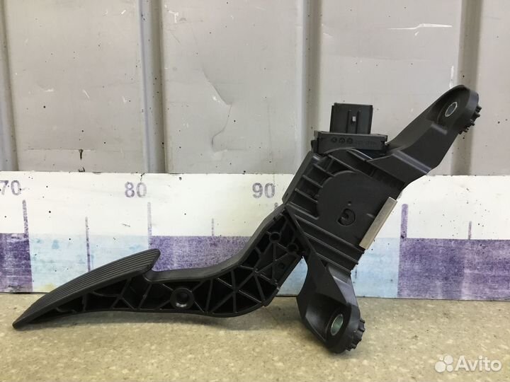 Педаль газа Hyundai Solaris 2017