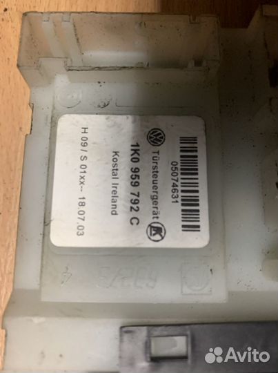 Моторчик стеклоппередний правый Volkswag Touran