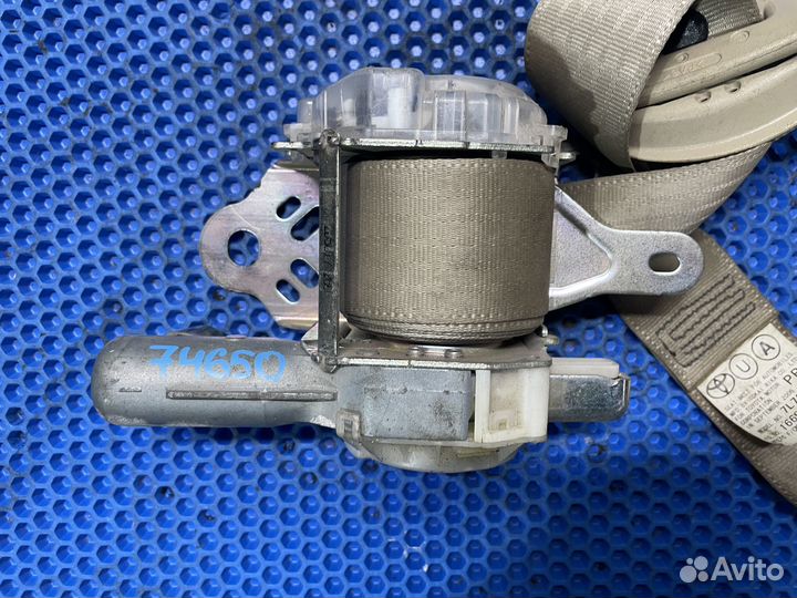 Ремень передний правый Toyota Prius 20 (2005)