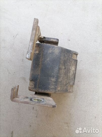 Опора двигателя правая для Renault Scenic1996-1999