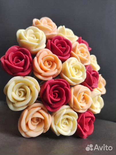 Букет - 19 Роз из Белого Шоколада