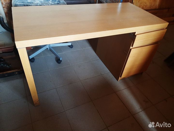 Письменный стол malm IKEA