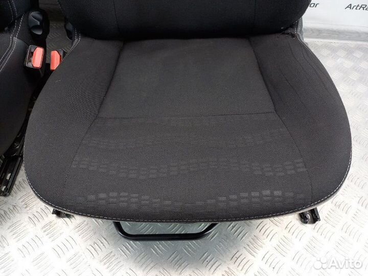 Сиденья к-кт Renault Sandero 1 Stepway 1.6 K7MF710