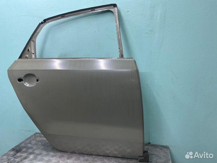 Дверь задняя правая Volkswagen Polo Седан 09-Г