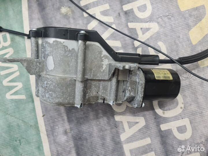 Электропривод сдвижной двери левый Kia Carnival 3