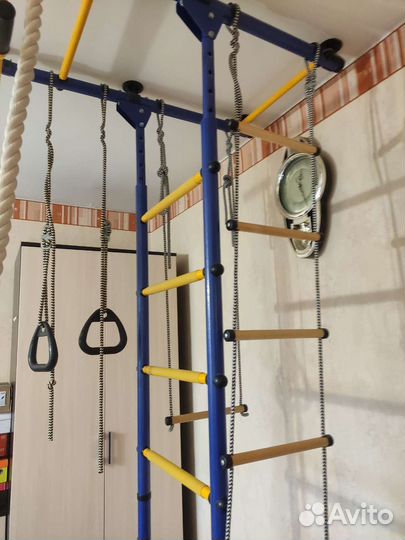 Шведская стенка с турником и брусьями