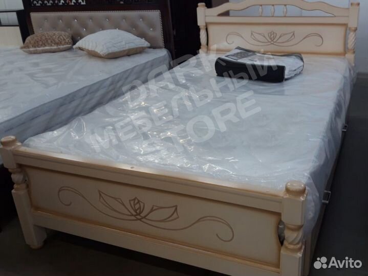 Кровать Бежевый массив