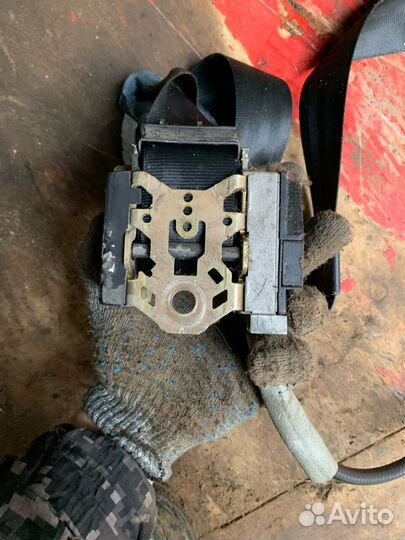 Ремень безопасности передний правы Volkswagen Pass