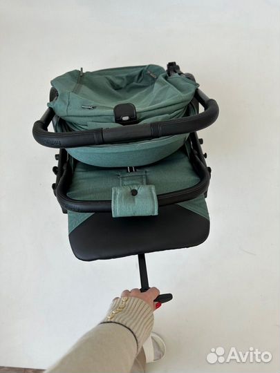 Прогулочная коляска новая